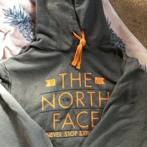 Men’s north face grey hoodie (green inside hood)